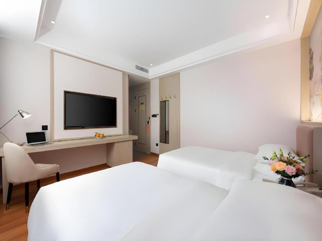 Vienna Changping Metro Station Hotel