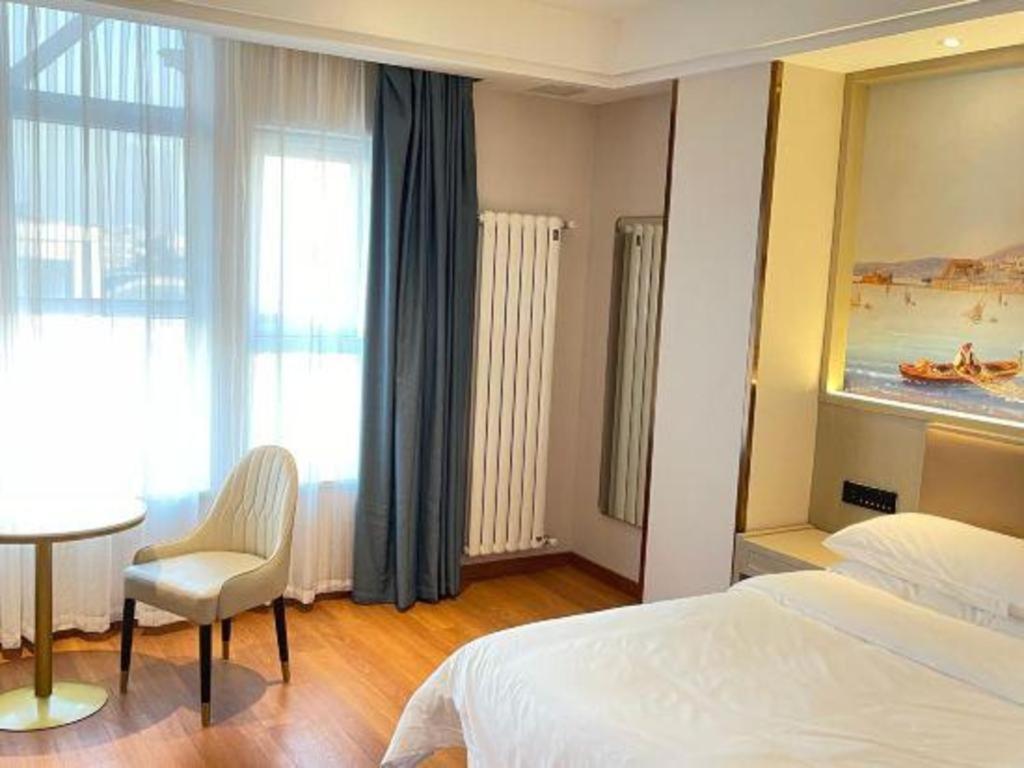 Hotel Vienna Changping Metro Station 3*